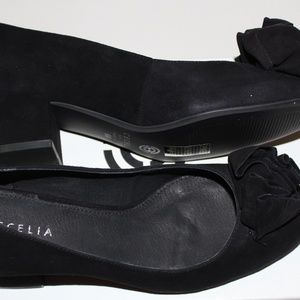 $200 CECILIA NEW YORK BLK LILLY SUEDE ROSETTE PUMP